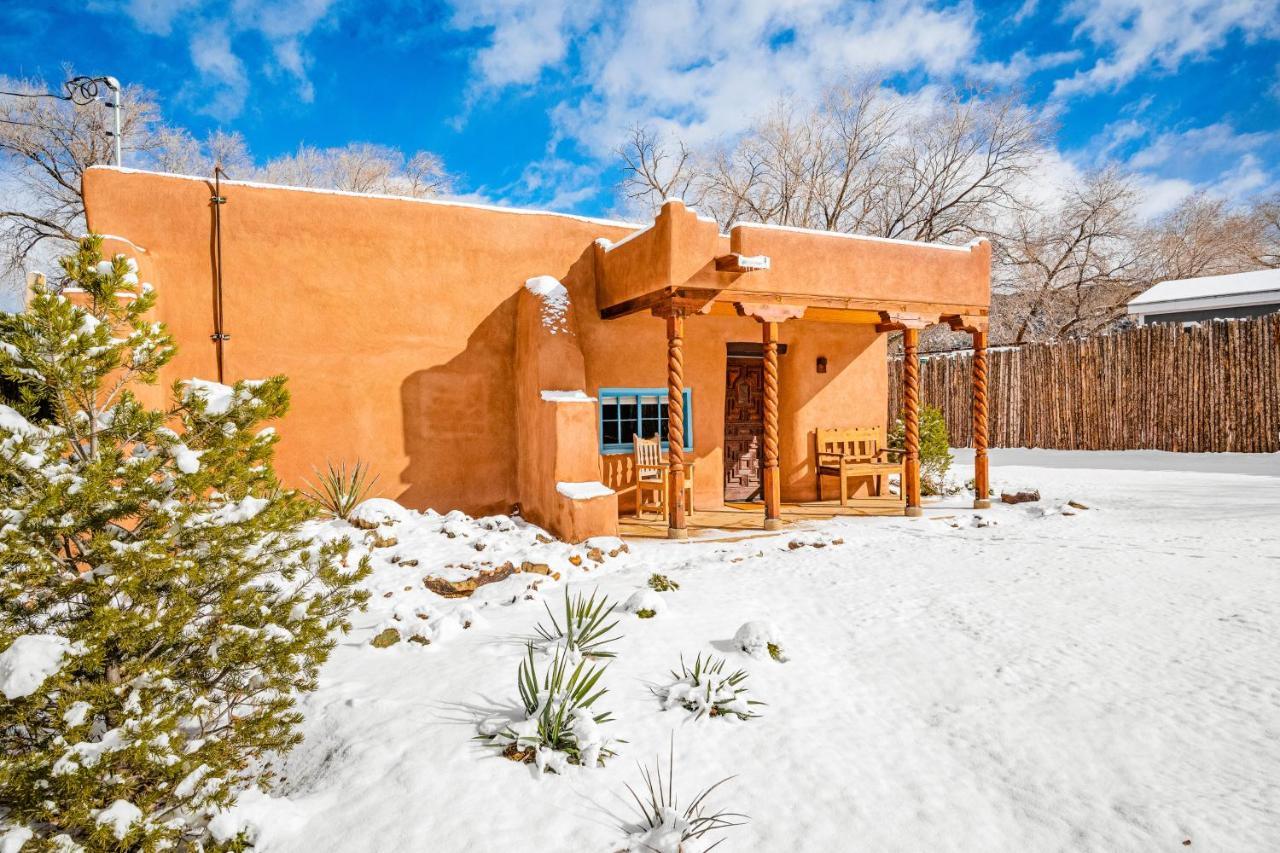 Villa Pueblo Revival Taos Exterior foto
