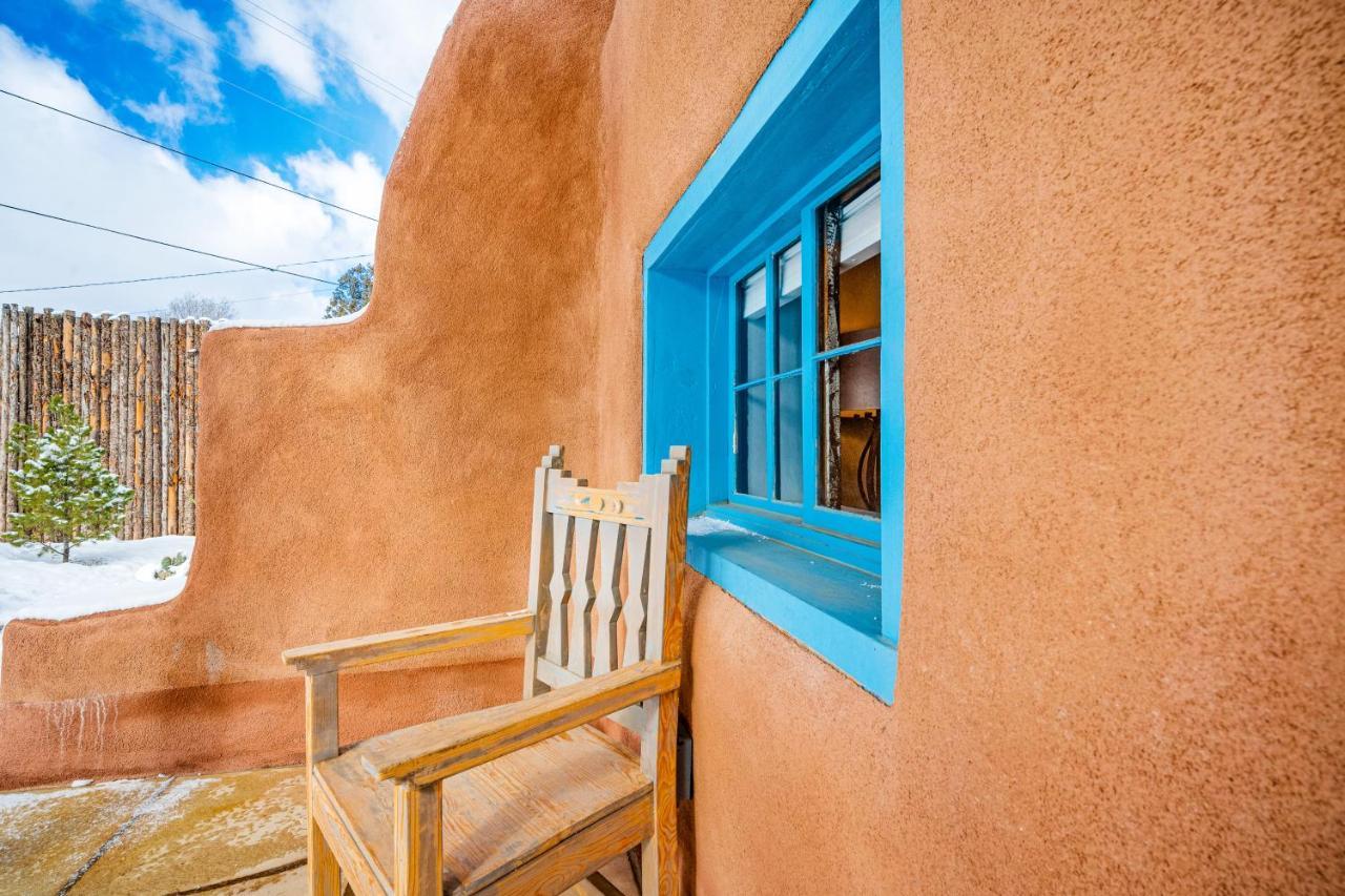 Villa Pueblo Revival Taos Exterior foto
