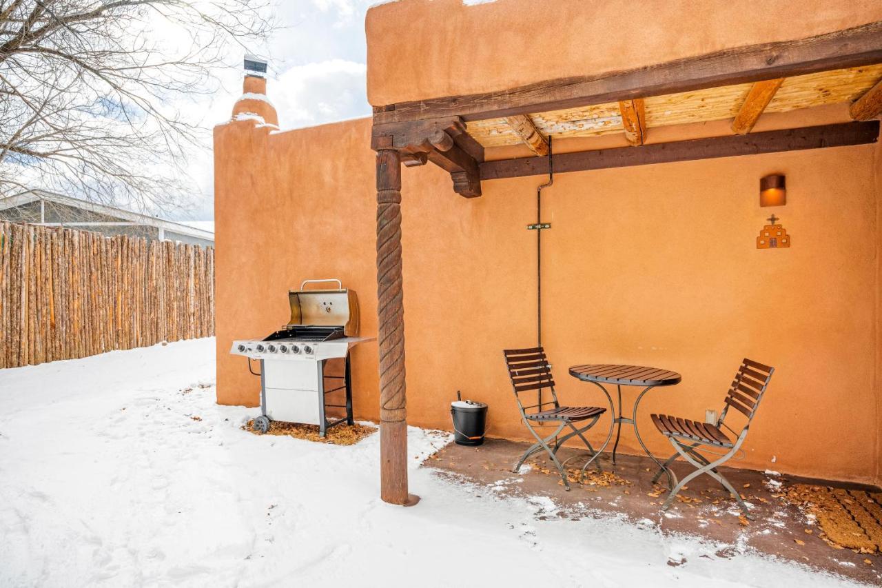 Villa Pueblo Revival Taos Exterior foto